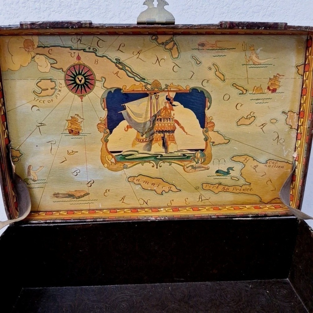 Vintage 1940s Toy Pirate Treasure Chest‎ with Caribbean Map Inside Lid  12.5" - Picture 8 of 16